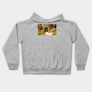 George the mouse in a log pile house Kids Hoodie